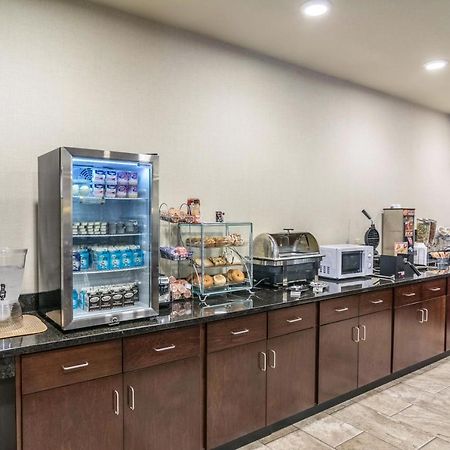 Cobblestone Hotel & Suites - Erie Bagian luar foto