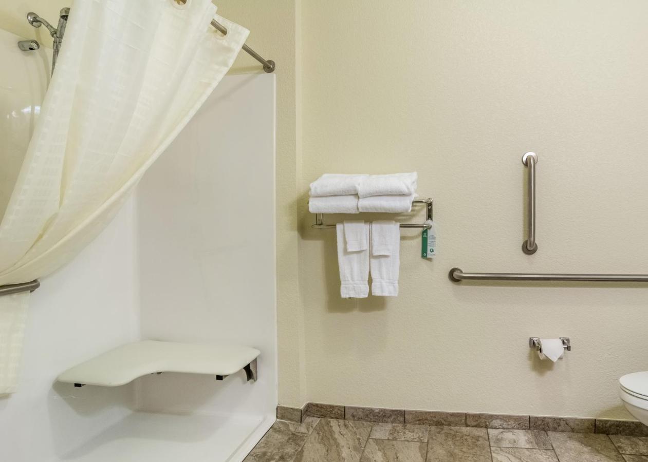 Cobblestone Hotel & Suites - Erie Bagian luar foto
