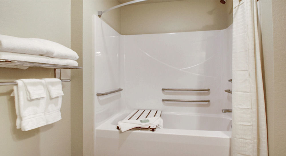 Cobblestone Hotel & Suites - Erie Bagian luar foto